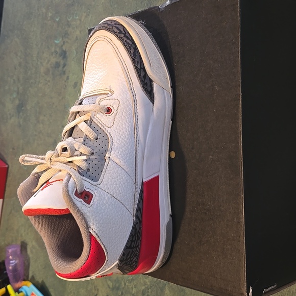 Jordan 4 Retro - Picture 6 of 8